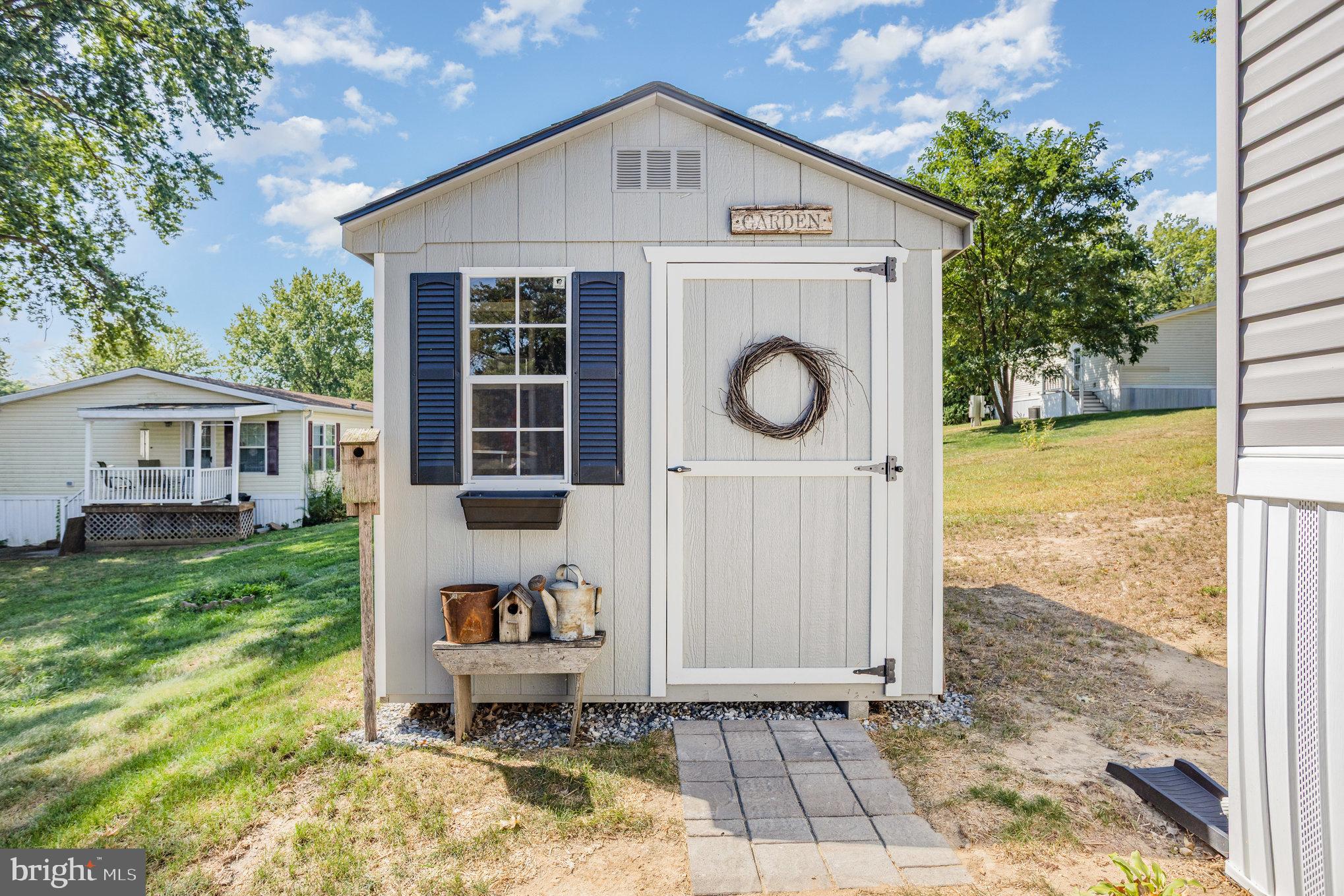 31 Cedar Street Manchester, PA 17345 - Photo 23 of 26 Extra storage shed