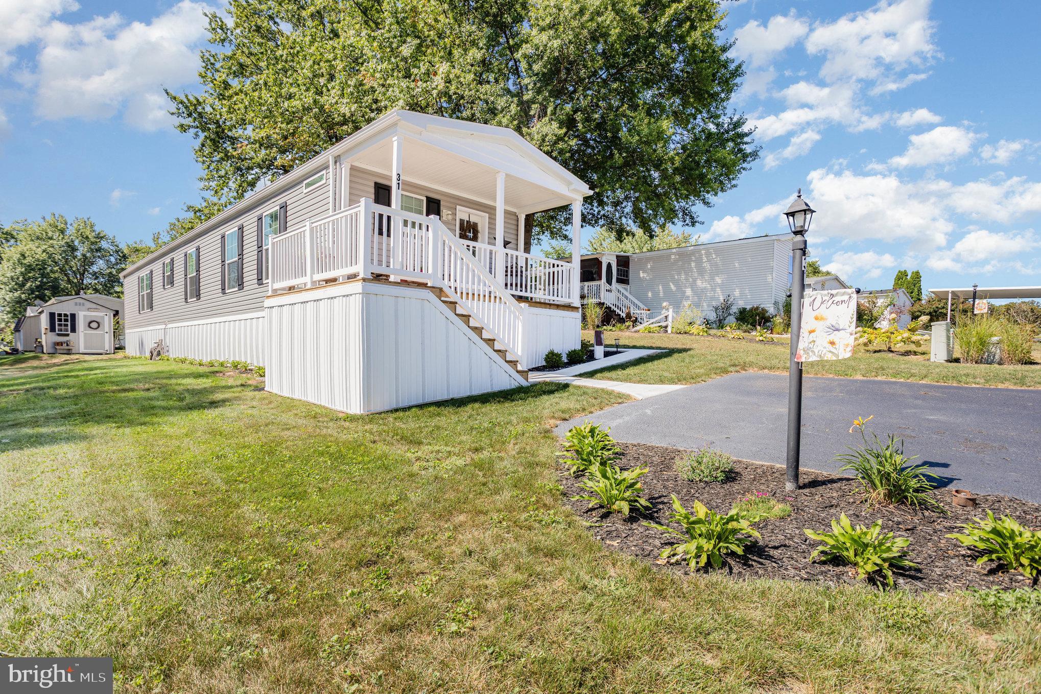 31 Cedar Street Manchester, PA 17345 - Photo 3 of 26 Brand new front porch-maintenance free