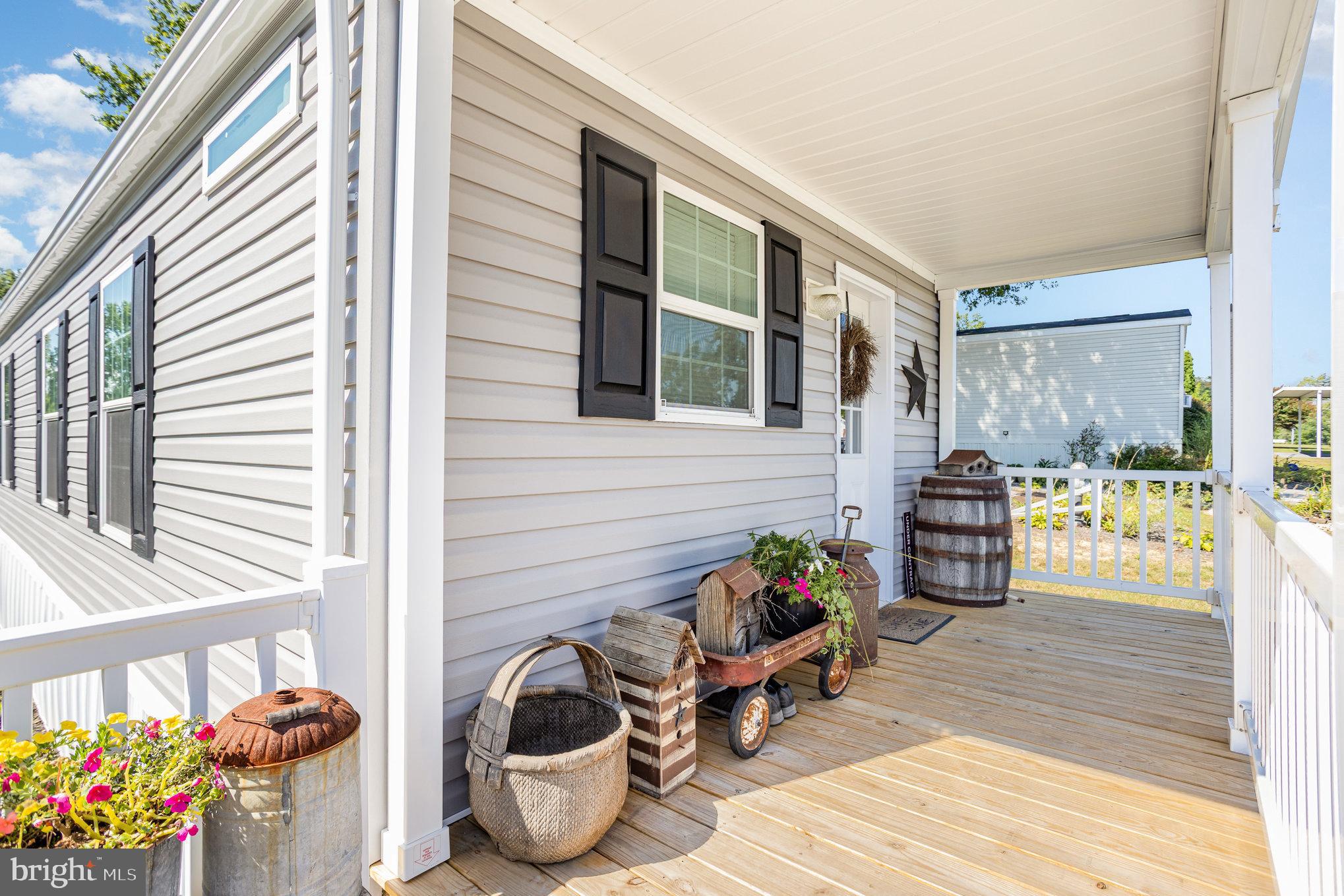 31 Cedar Street Manchester, PA 17345 - Photo 6 of 26 Front porch...grab the coffee