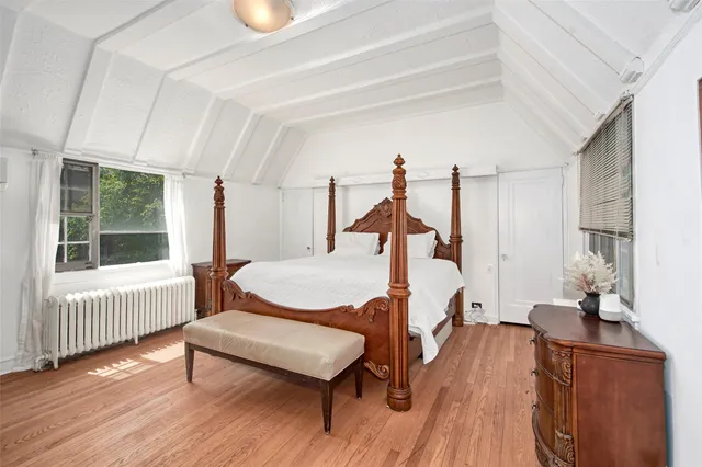 $1,378,000 | 2 Byworth Road, New Rochelle, NY 10804