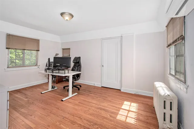 $1,378,000 | 2 Byworth Road, New Rochelle, NY 10804