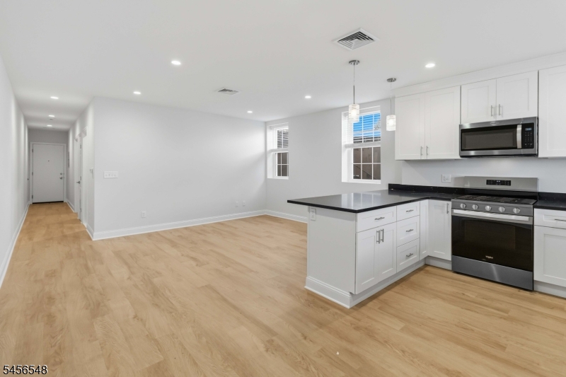 40 Main Street, Unit 2 Madison, NJ 07940 - Photo 3 of 15 Gallery Image 3