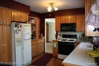 11168 Horton Road Holly, MI 48442 - Photo 6 of 22 IMG_6147.jpg