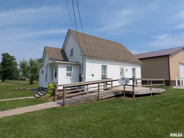$67,500 | 202 East Maple Street, Stronghurst, IL 61480