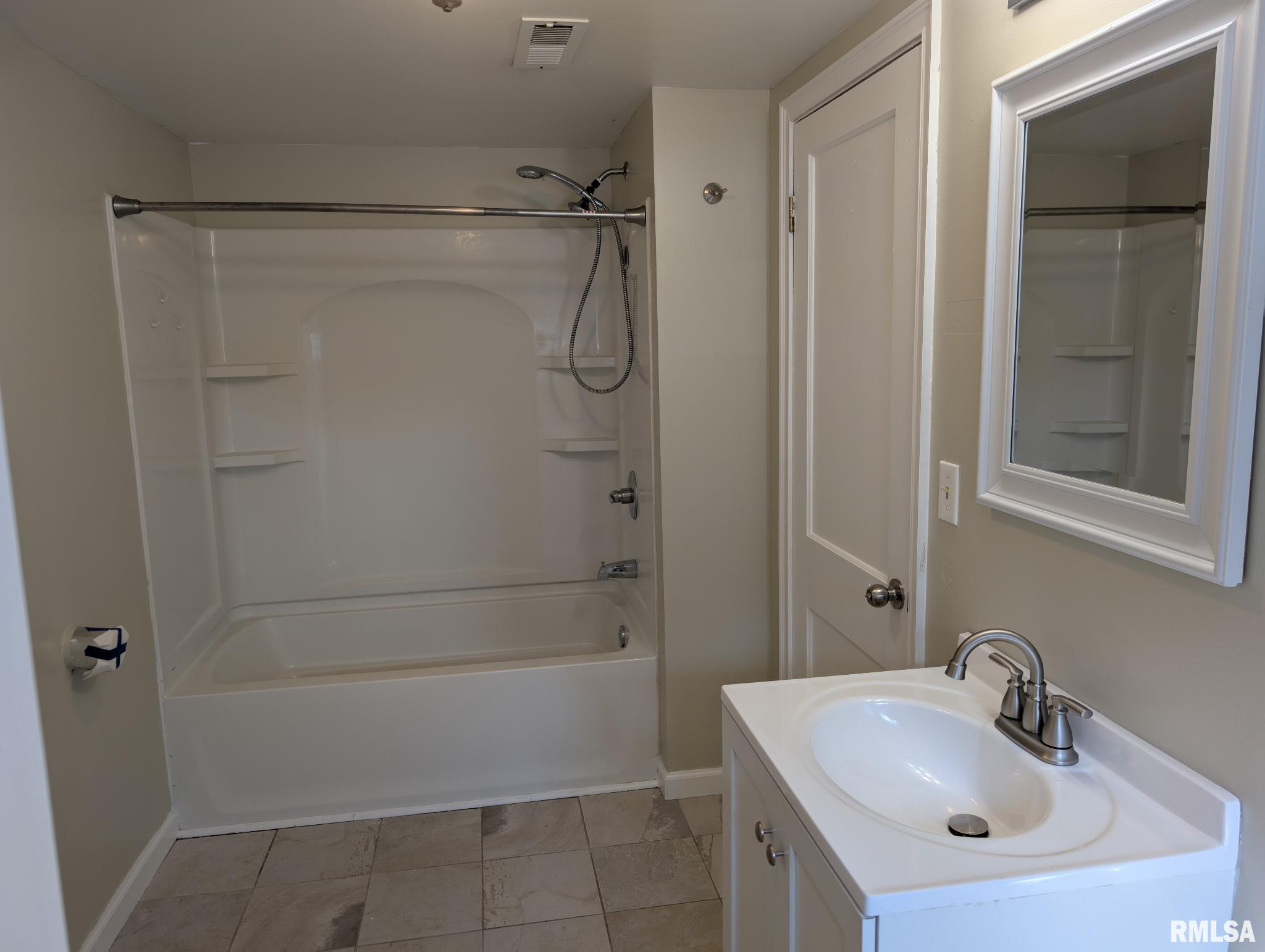 202 East Maple Street Stronghurst, IL 61480 - Photo 13 of 17