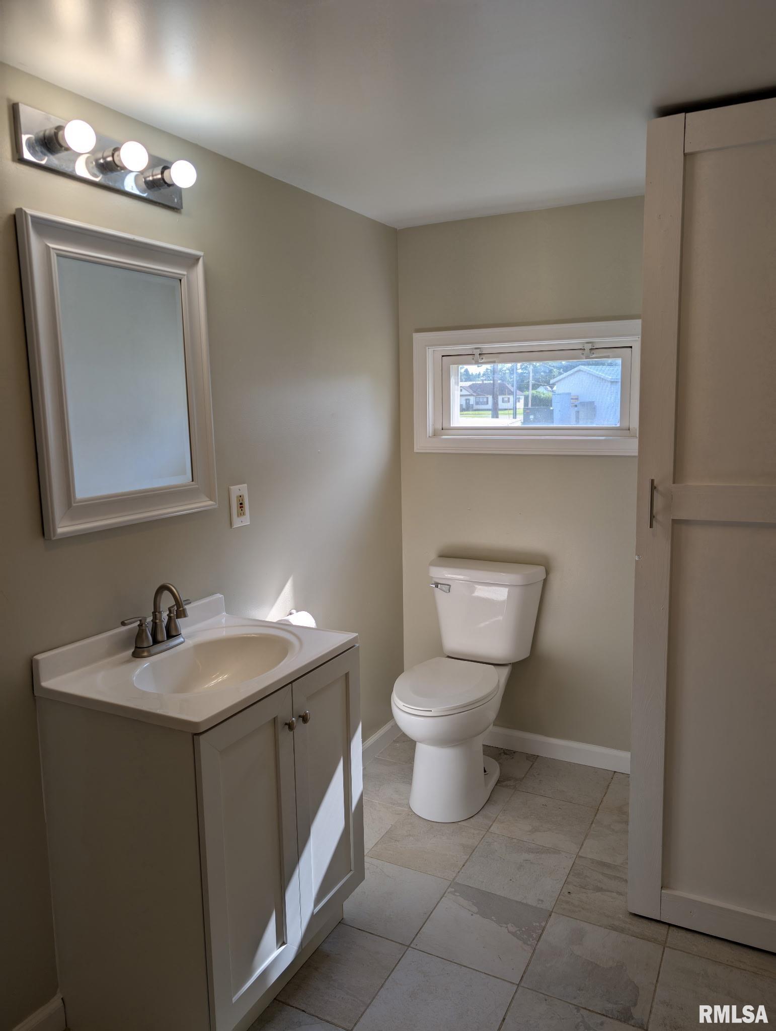 202 East Maple Street Stronghurst, IL 61480 - Photo 14 of 17