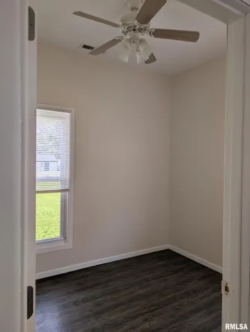 $67,500 | 202 East Maple Street, Stronghurst, IL 61480