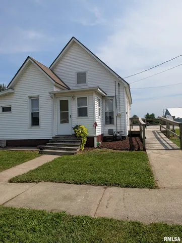 $67,500 | 202 East Maple Street, Stronghurst, IL 61480