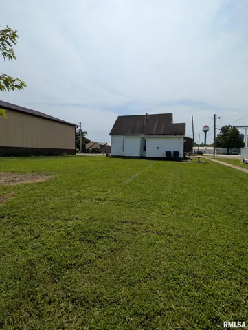 $67,500 | 202 East Maple Street, Stronghurst, IL 61480