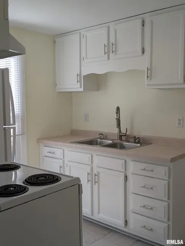 $67,500 | 202 East Maple Street, Stronghurst, IL 61480