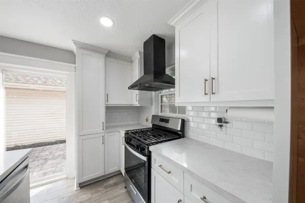 $2,000 | 9327 Golden Sunshine Drive, Houston, TX 77064