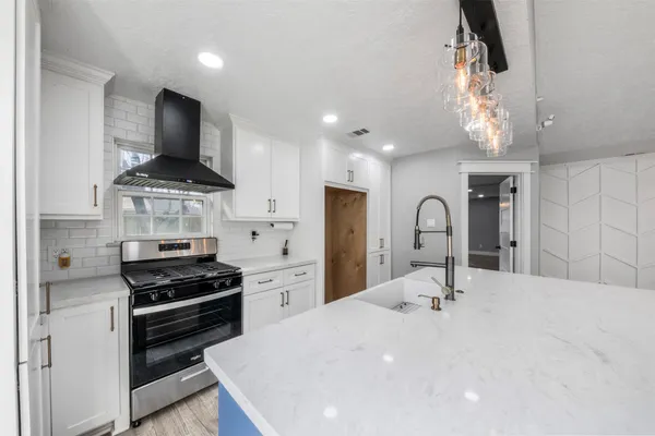 $2,000 | 9327 Golden Sunshine Drive, Houston, TX 77064