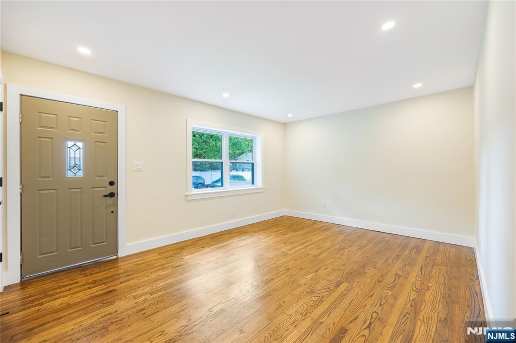 253 Intervale Road Teaneck, NJ 07666 - Photo 5 of 29 Gallery Image 5