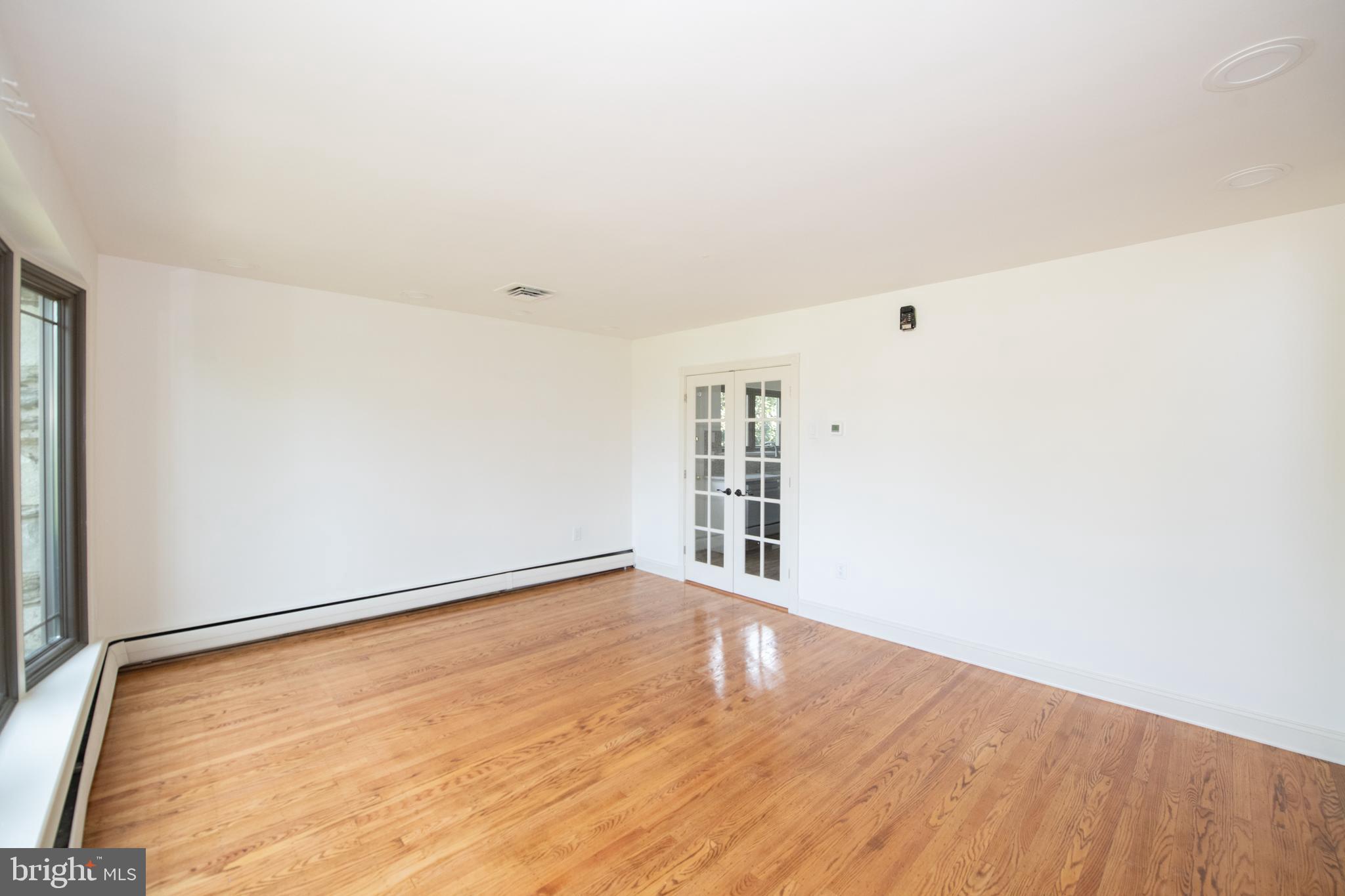 504 Davis Road Cheltenham, PA 19012 - Photo 6 of 50