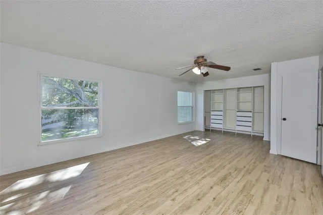 $2,395 | 14805 Lake Forest Drive, Lutz, FL 33559