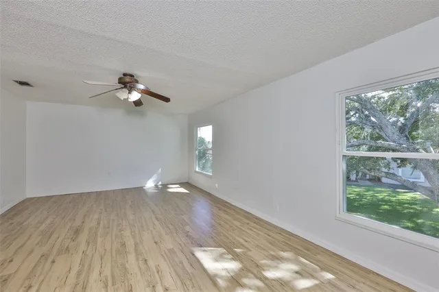 $2,395 | 14805 Lake Forest Drive, Lutz, FL 33559