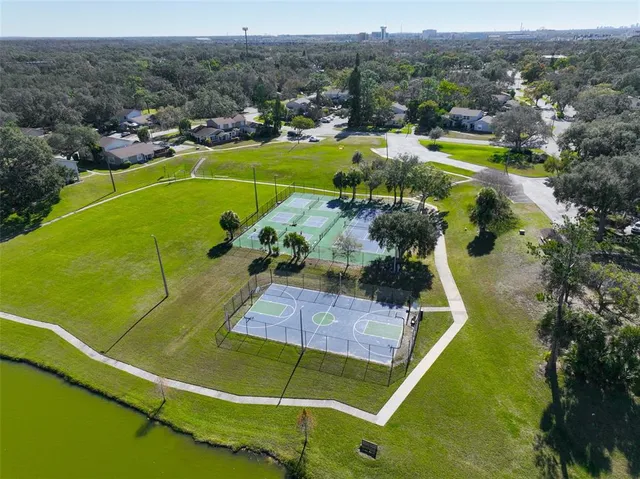 $2,395 | 14805 Lake Forest Drive, Lutz, FL 33559