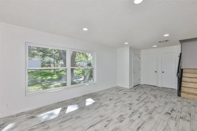 $2,395 | 14805 Lake Forest Drive, Lutz, FL 33559