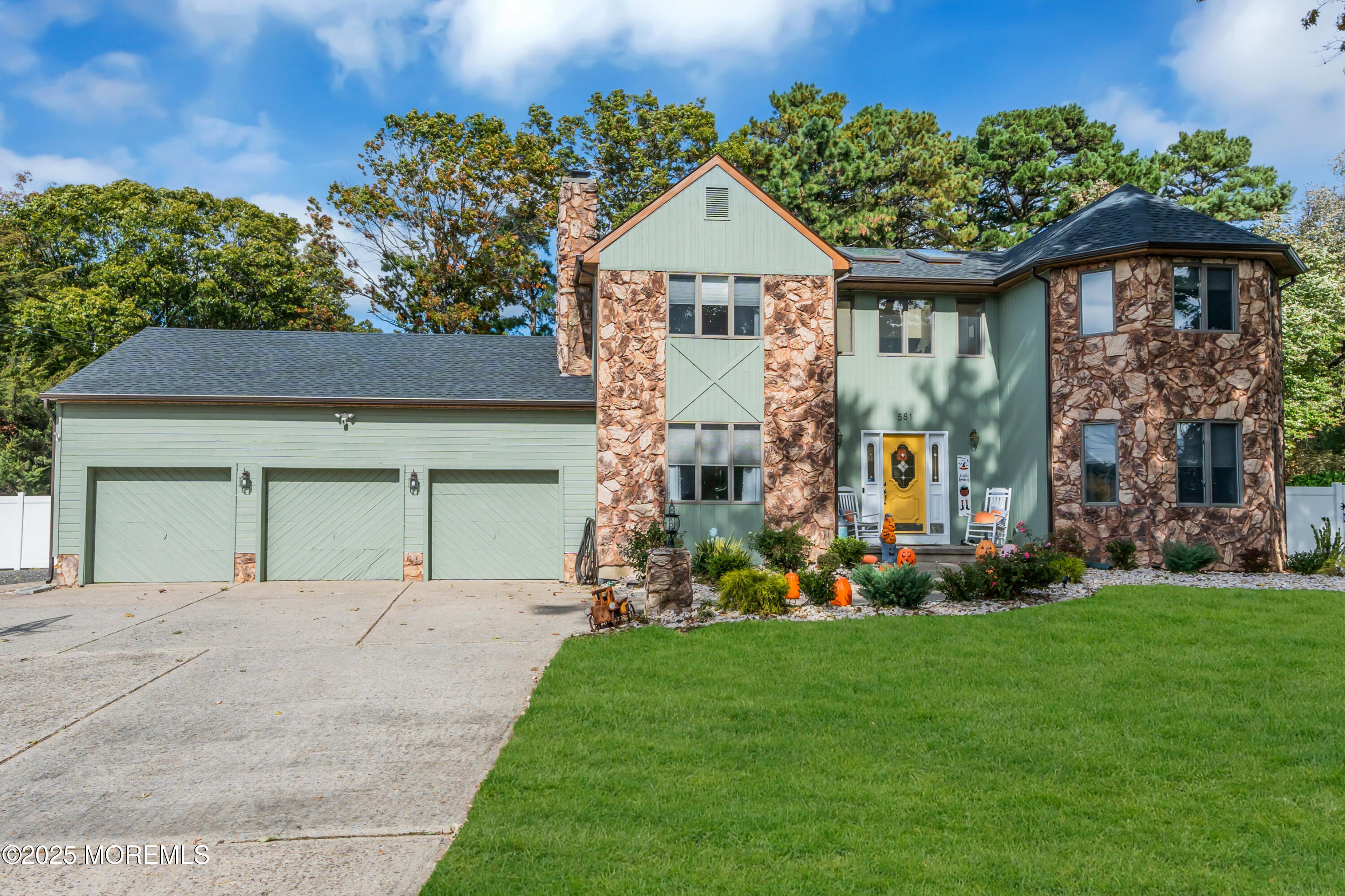 581 Winding River Road Brick, NJ 08724 - Photo 6 of 91 001_crop_255