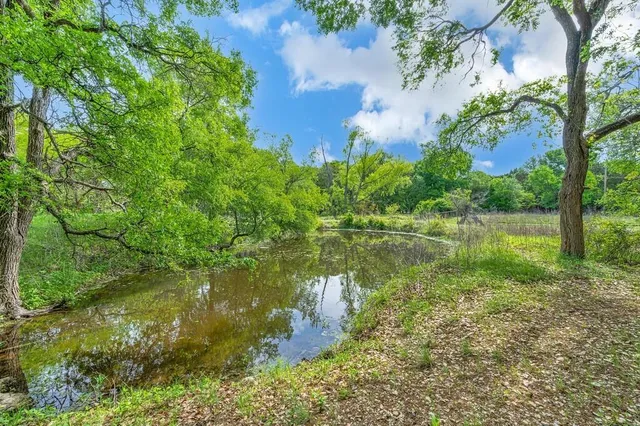 a view of lake background with house