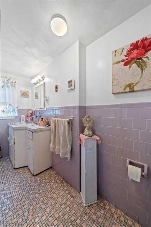 65 Bain Street Cranston, RI 02920 - Photo 15 of 44 FIRST FLOOR