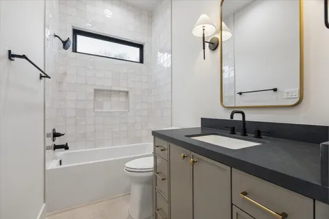 $2,945,000 | 2102 Tangley Street, Houston, TX 77005
