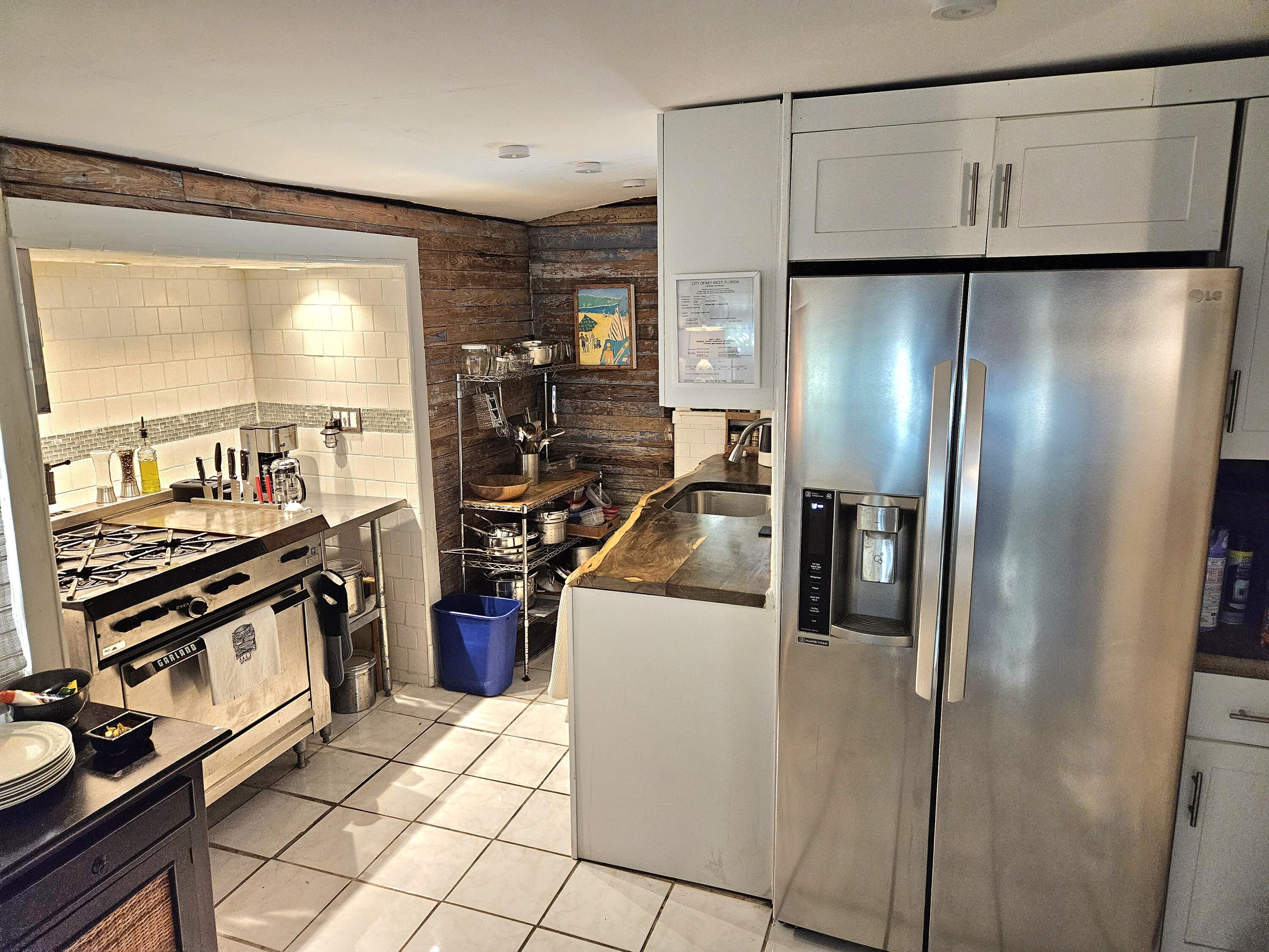 1015 Angela Street Key West, FL 33040 - Photo 26 of 42 .