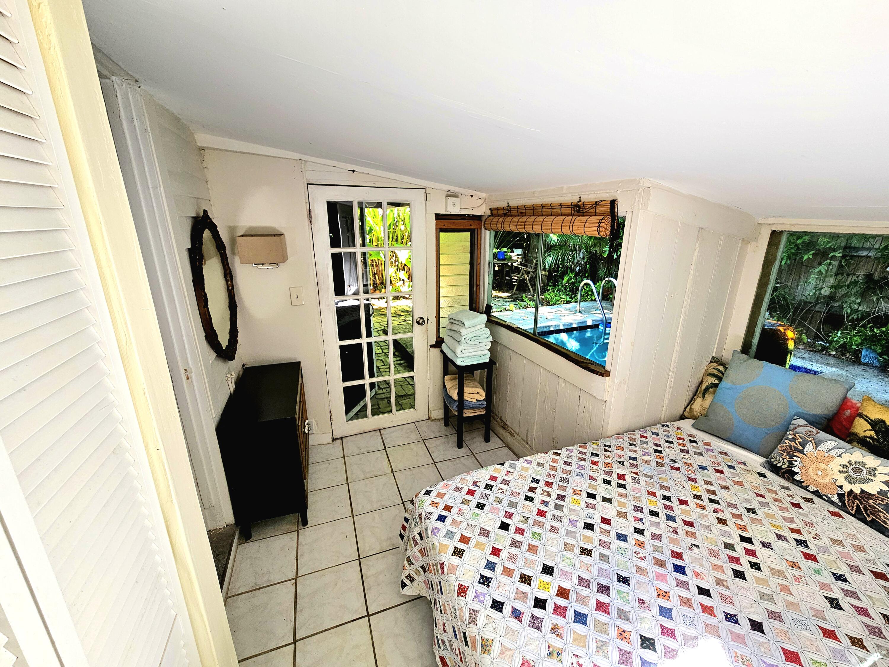 1015 Angela Street Key West, FL 33040 - Photo 34 of 42 20240922_131733 (1)