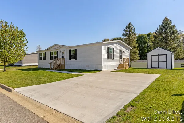 $112,900 | 1133 Yeomans Street, Unit 210, Ionia, MI 48846