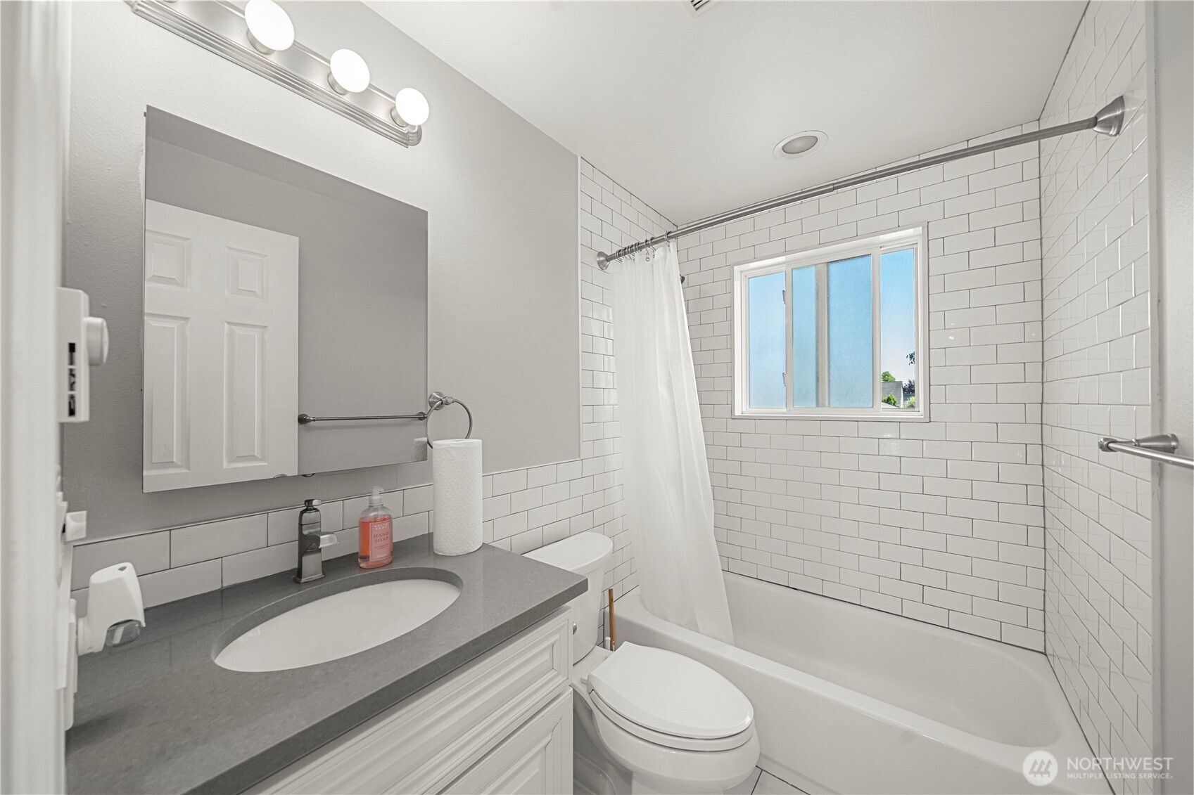 809 North 6th Street Renton, WA 98057 - Photo 30 of 40