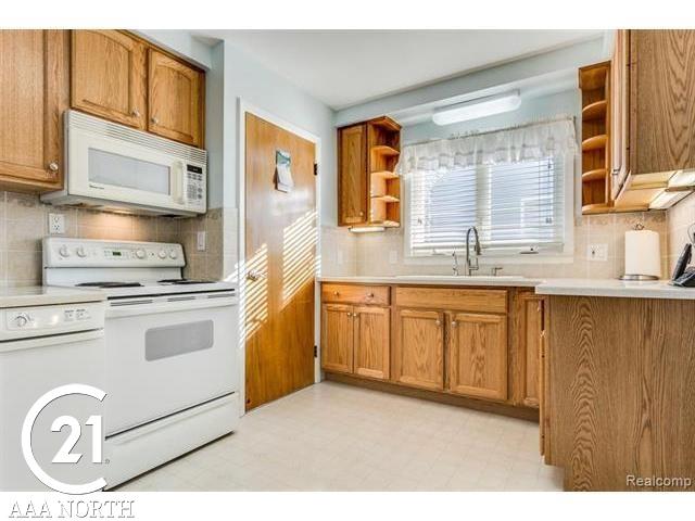 117 Exmoor Road Waterford, MI 48328 - Photo 10 of 32