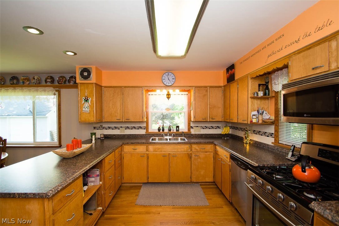 1185 Swartz Road Akron, OH 44306 - Photo 2 of 14