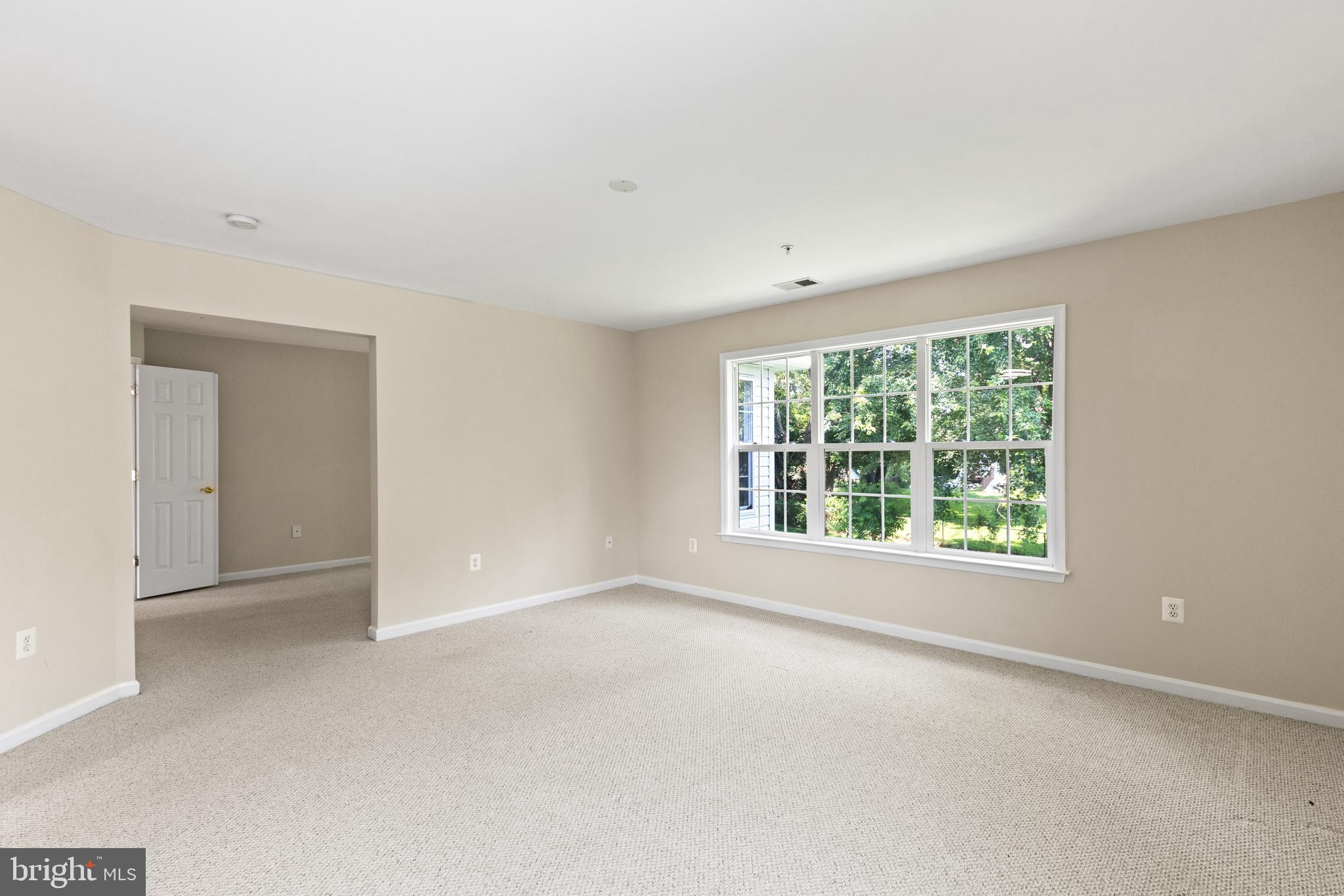 13721 Rockingham Road Germantown, MD 20874 - Photo 22 of 52 Elegant master bedroom