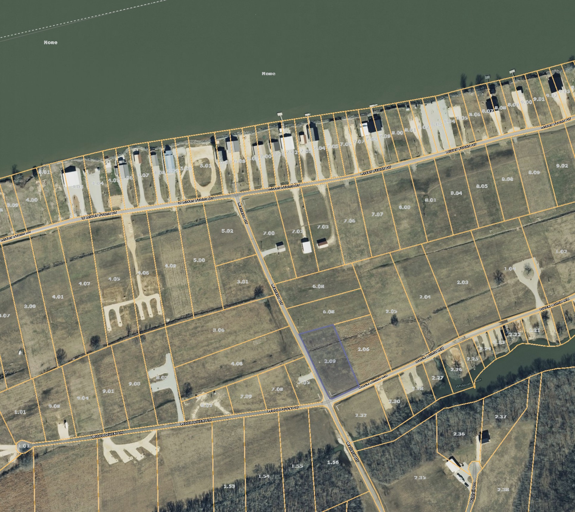 368 Duck Blind Road Clifton, TN 38425 - Photo 46 of 46 a bathroom with a shower