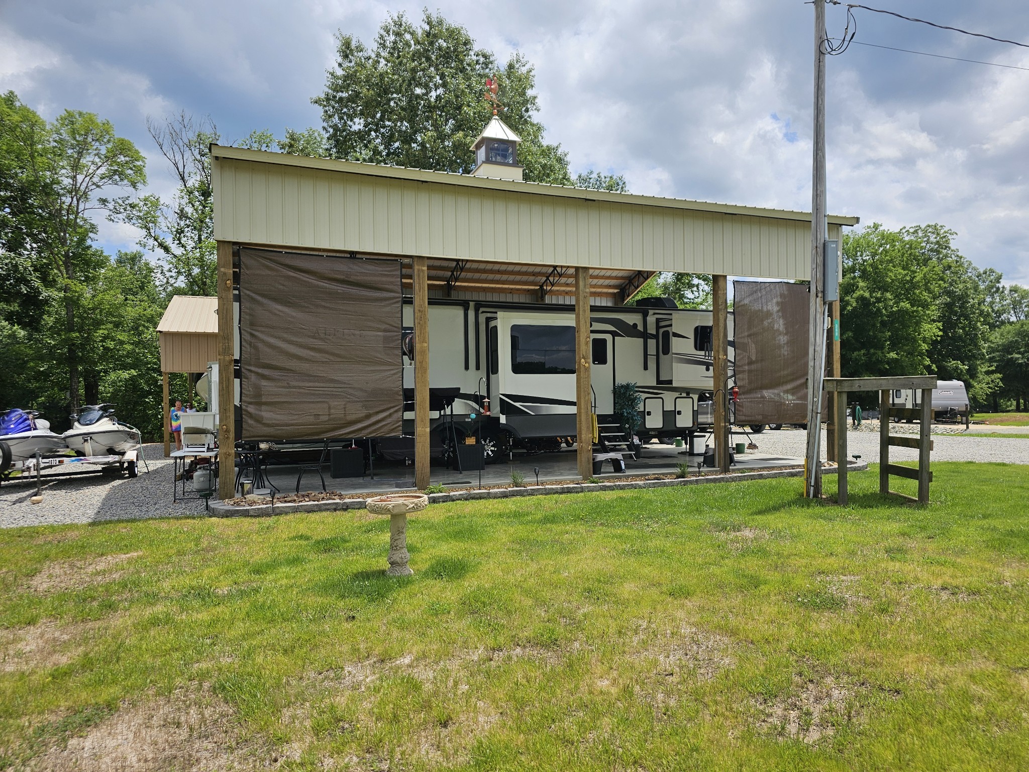 368 Duck Blind Road Clifton, TN 38425 - Photo 5 of 46 a view of a house with sitting area and furniture