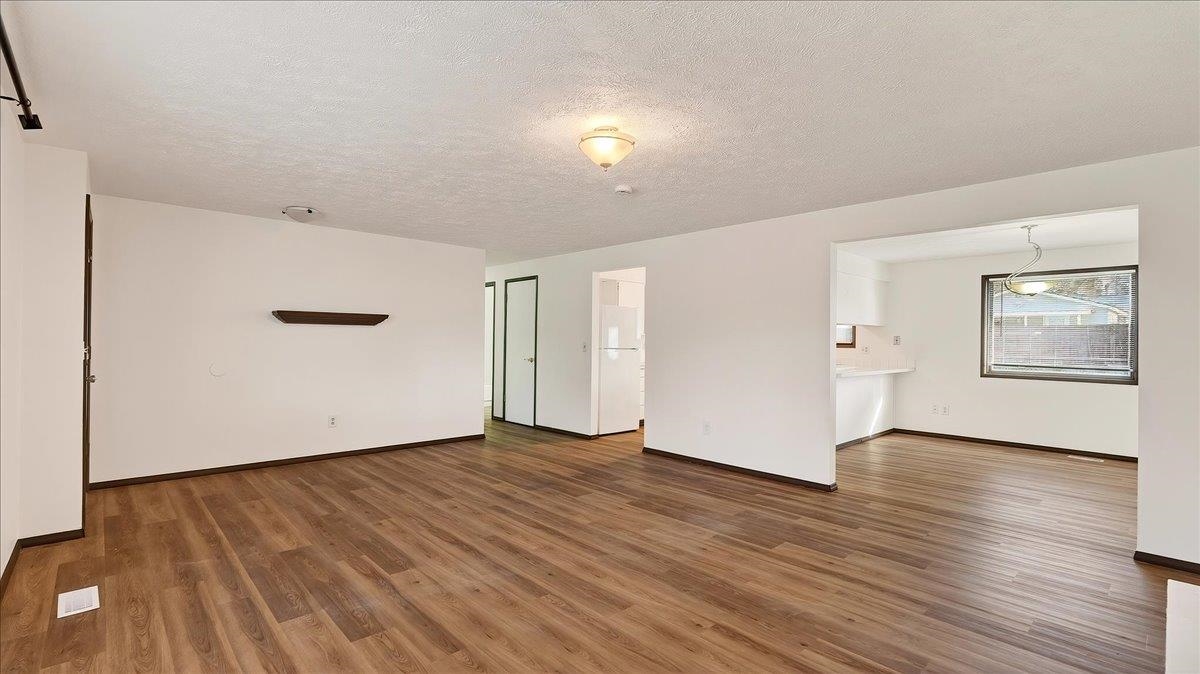 1523 South Dartmouth Road Spokane Valley, WA 99206 - Photo 4 of 35