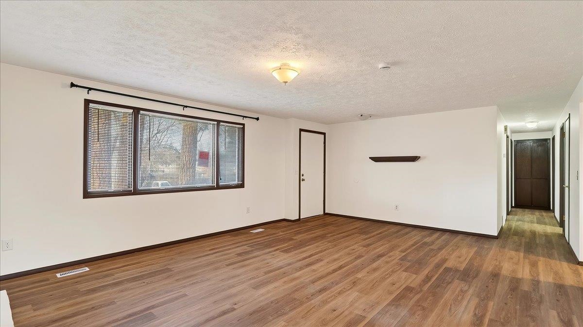 1523 South Dartmouth Road Spokane Valley, WA 99206 - Photo 6 of 35