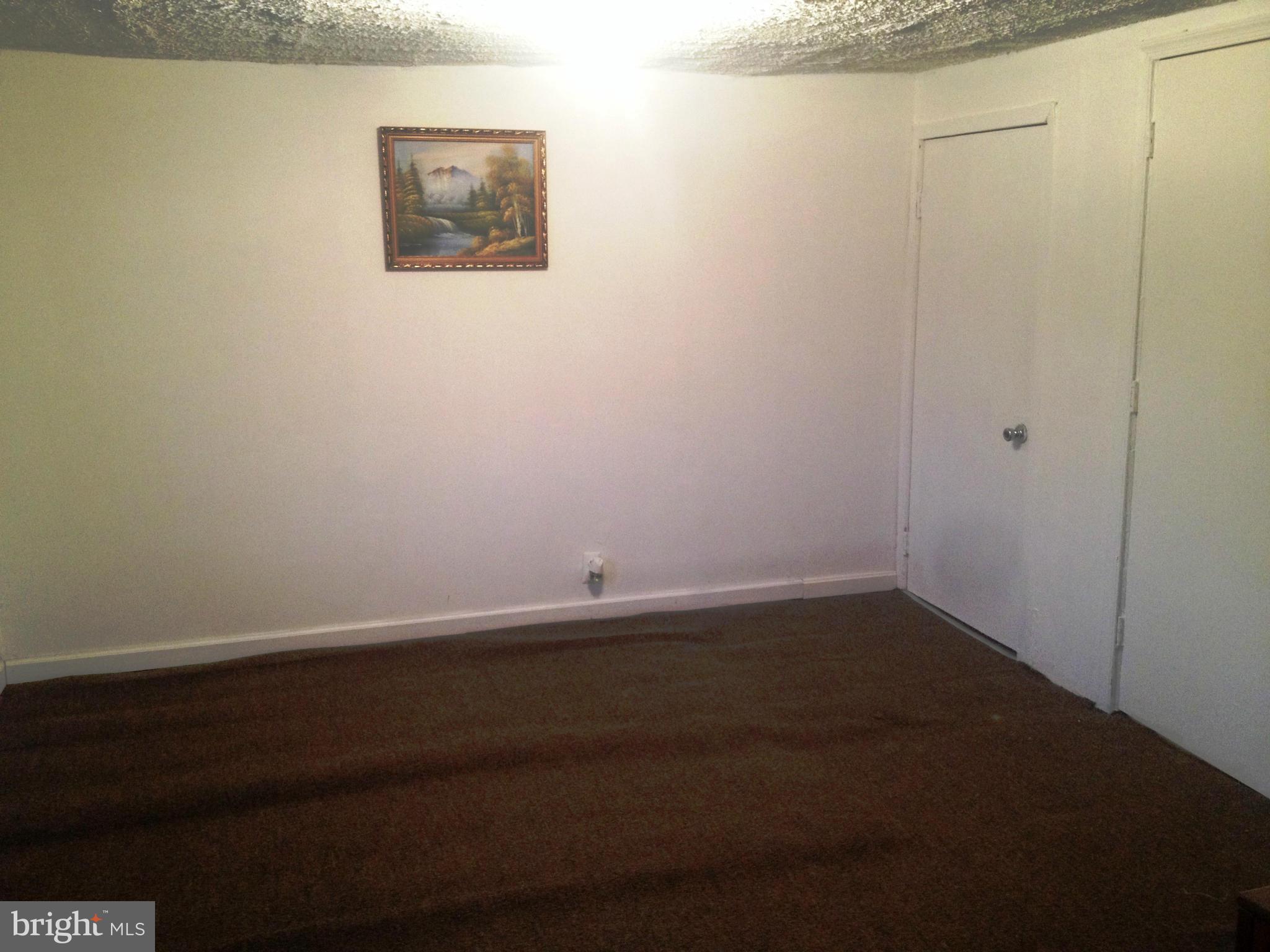 5911 Addison Road Capitol Heights, MD 20743 - Photo 7 of 29 UPSTAIRS APT - LIVING ROOM