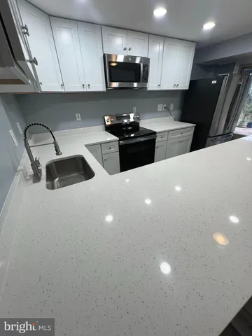 $2,500 | 11823 Falls Road, Potomac, MD 20854