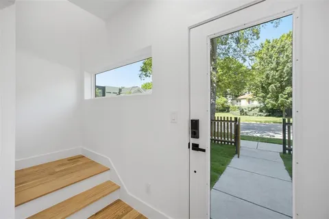 $699,000 | 4605 Belmont Avenue, Unit 102, Dallas, TX 75204