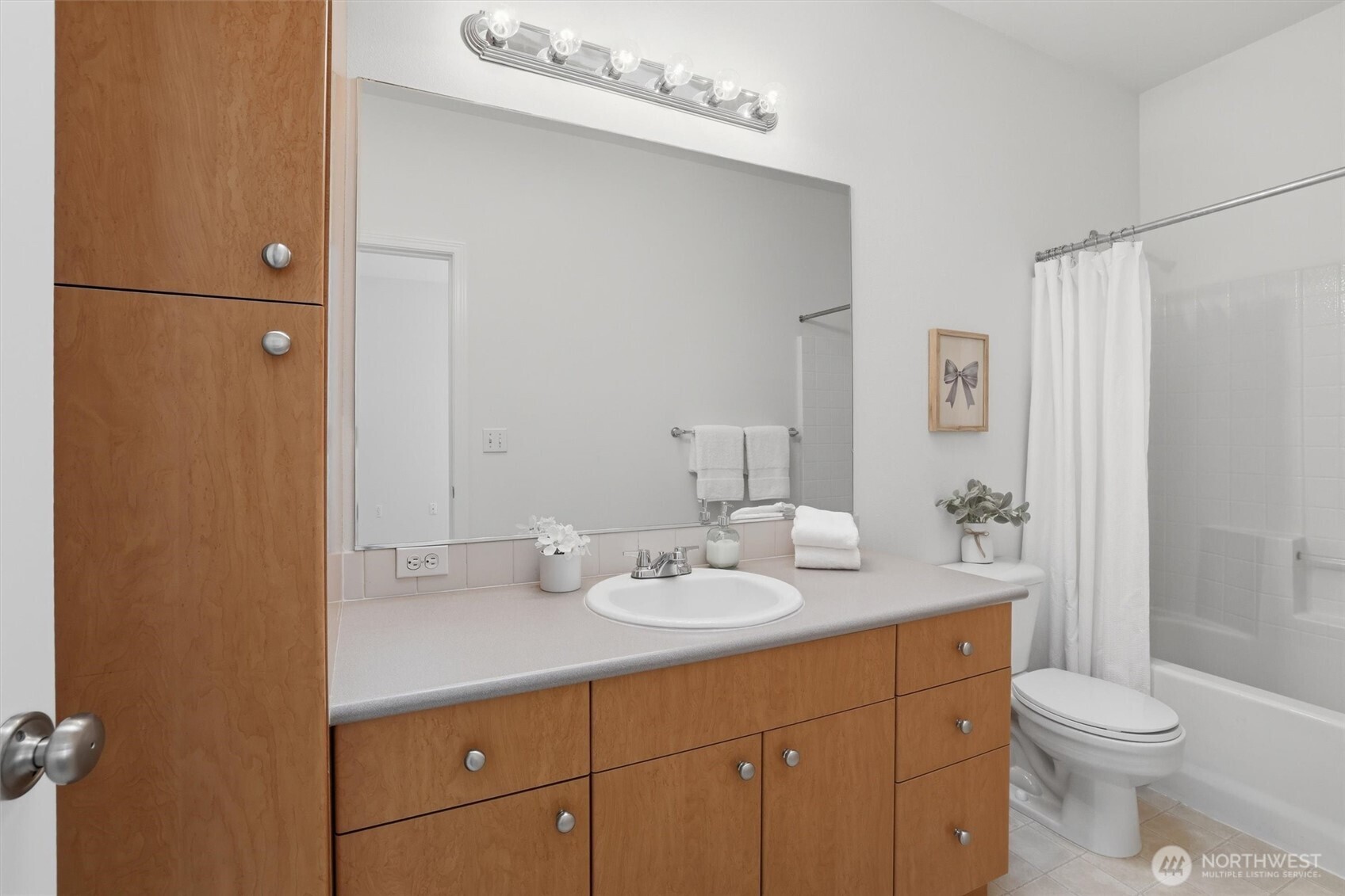 5001 Davis Place South, Unit E Renton, WA 98055 - Photo 24 of 29 Gallery Image 24