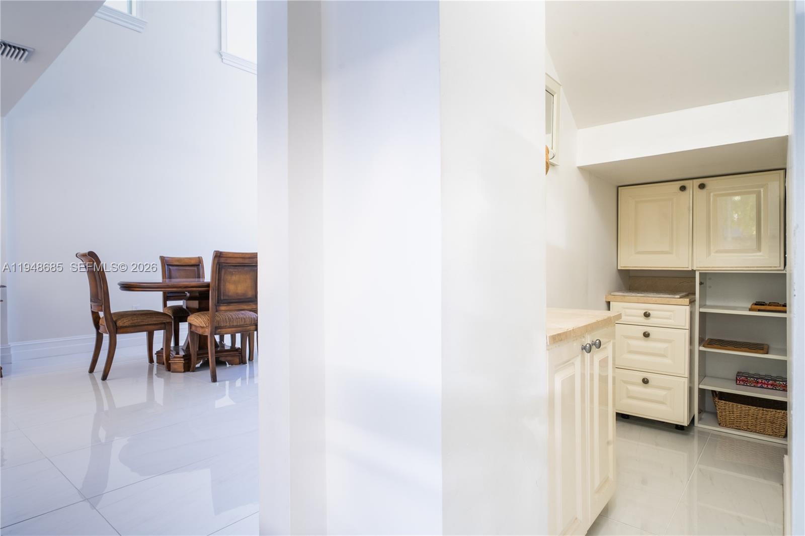 15588 Southwest 95th Street Miami, FL 33196 - Photo 8 of 34