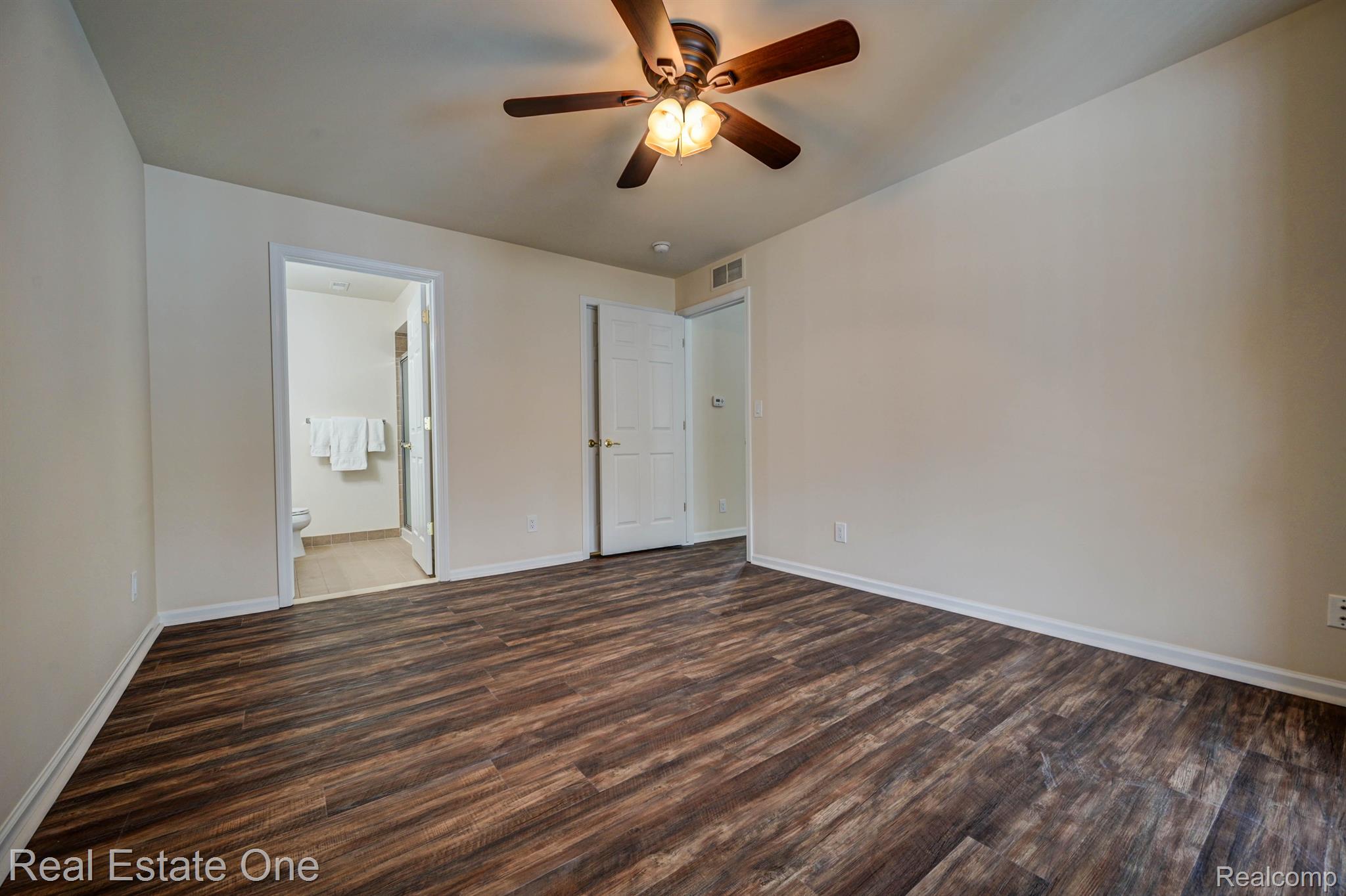3578 Oakmonte Boulevard, Unit 96 Rochester, MI 48306 - Photo 25 of 47 Primry w/Ensuite Bathroom