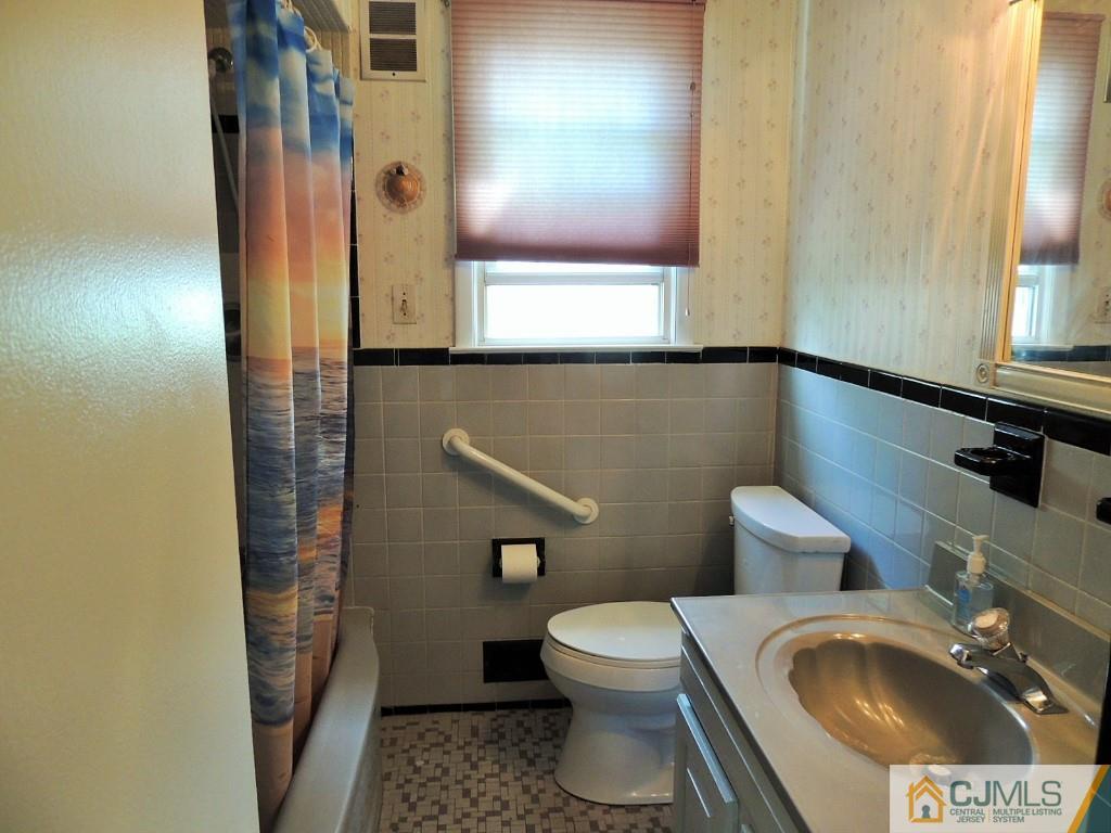 32 Piersoll Road Old Bridge, NJ 08857 - Photo 5 of 14 Gallery Image 5