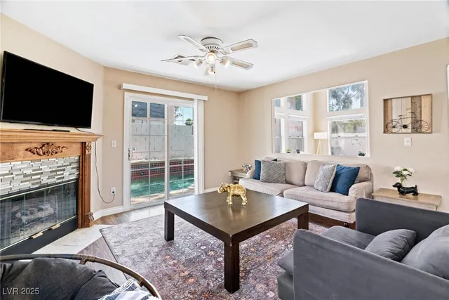 $2,900 | 8213 Grassy Point Circle, Las Vegas, NV 89145