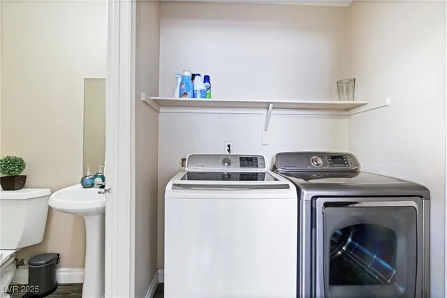 $2,900 | 8213 Grassy Point Circle, Las Vegas, NV 89145