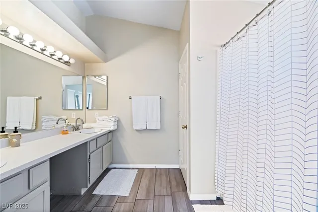 $2,900 | 8213 Grassy Point Circle, Las Vegas, NV 89145