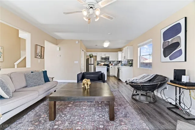 $2,900 | 8213 Grassy Point Circle, Las Vegas, NV 89145