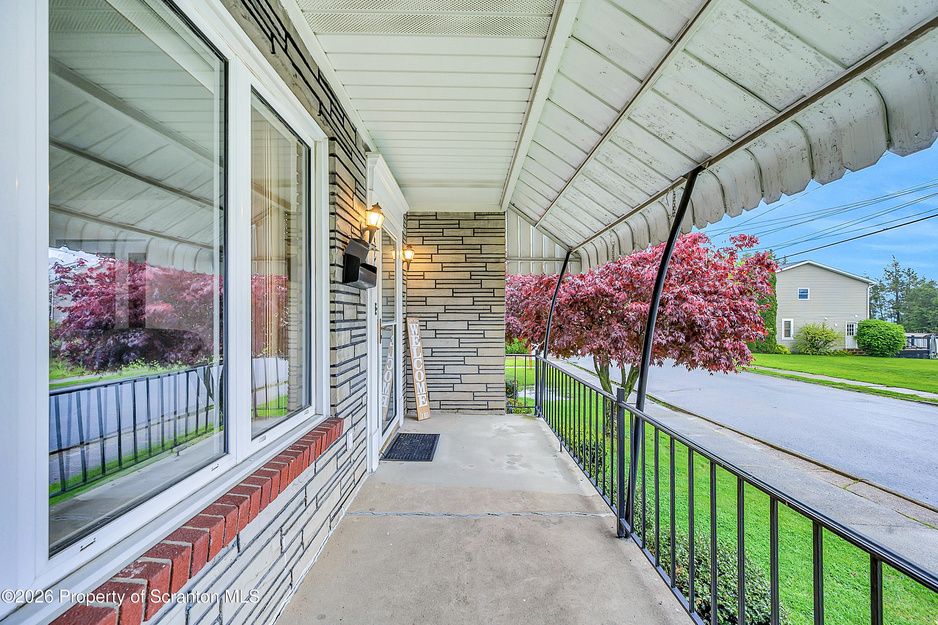 421 West Mary Street Old Forge, PA 18518 - Photo 6 of 22 Front porch