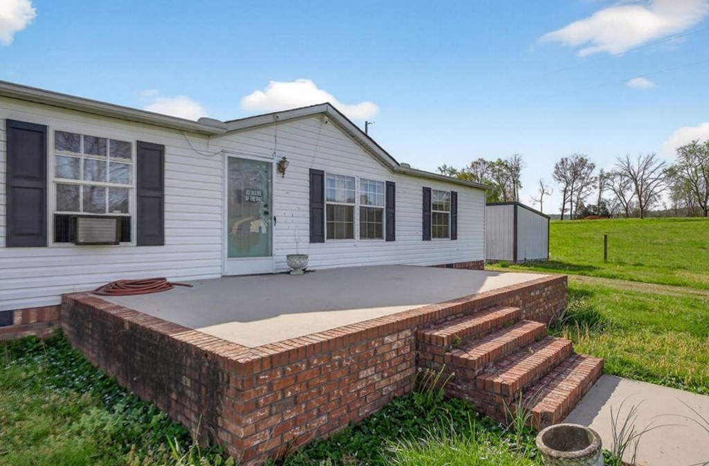 2310 Blue Springs Road Sparta, TN 38583 - Photo 3 of 15